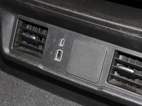 Used 2024 Chevrolet Silverado 1500 Custom image 33