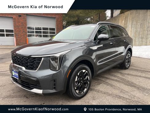 Certified 2024 Kia Sorento S image 1