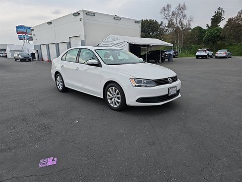 Used 2012 Volkswagen Jetta SE image 3