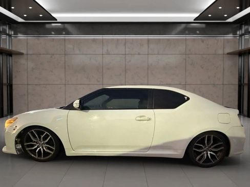 Used 2014 Scion tC image 4