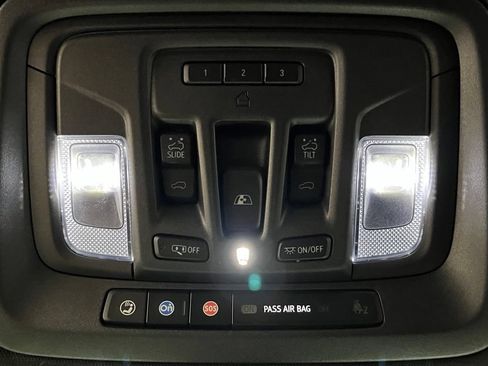 Used 2022 Chevrolet Silverado 1500 ZR2 w/ Technology Package AWD/4WD image 38