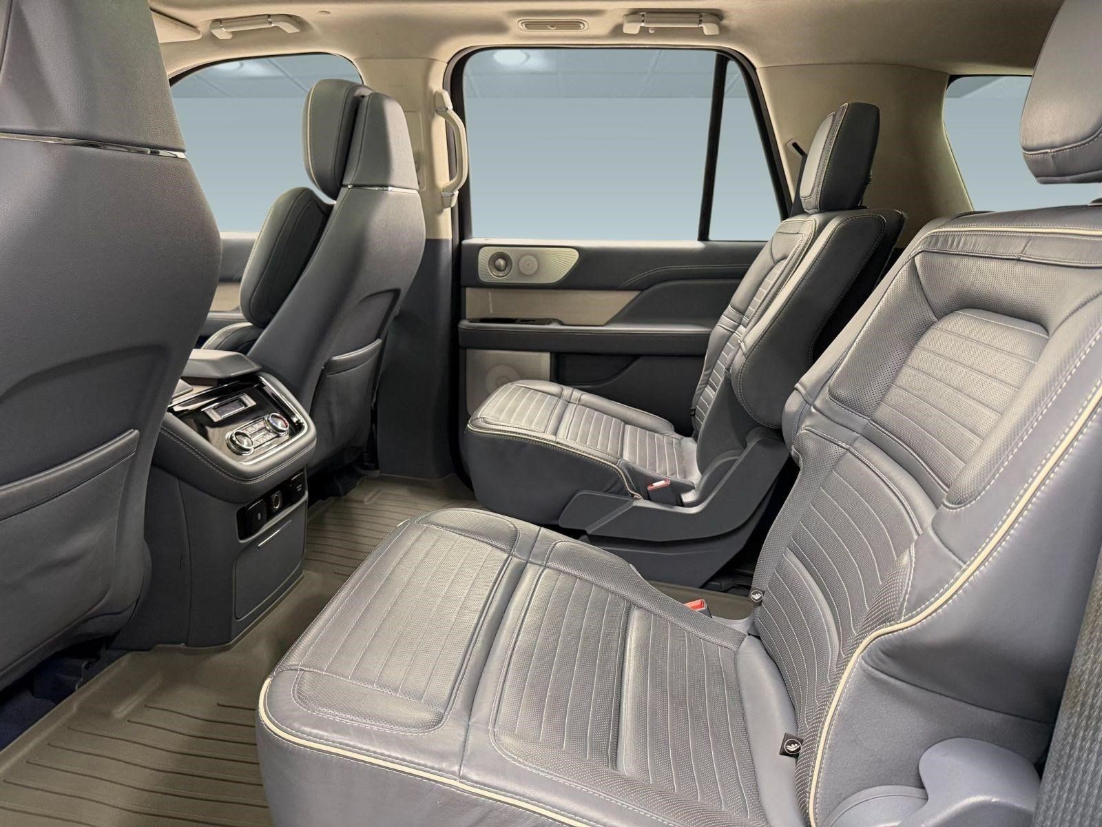 Used 2020 Lincoln Navigator L Black Label AWD/4WD image 26