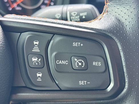 Used 2024 Jeep Gladiator Mojave w/ Technology Group AWD/4WD image 26