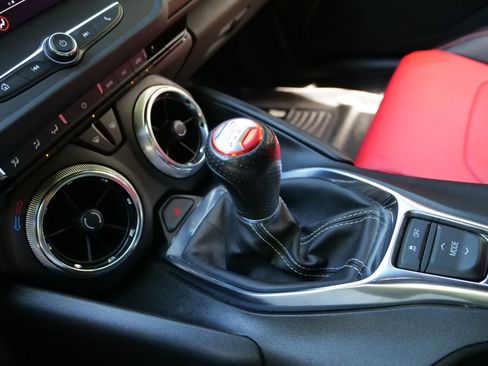 Used 2022 Chevrolet Camaro LT RWD image 15