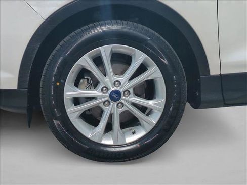 Used 2018 Ford Escape SE w/ SE Sync 3 Package FWD image 26