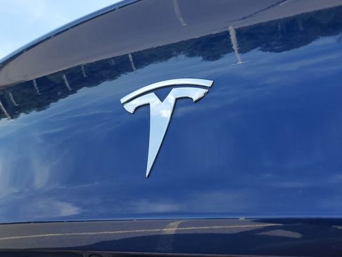 Used 2022 Tesla Model 3 Long Range AWD/4WD image 7