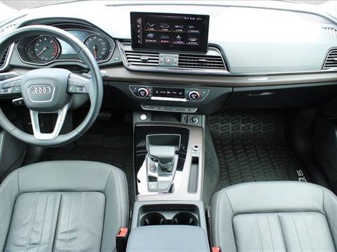 Used 2023 Audi Q5 2.0T Premium w/ Convenience Package AWD/4WD image 19