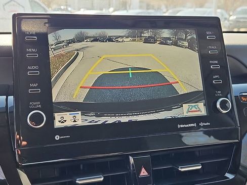 Used 2021 Toyota Camry XLE FWD image 20