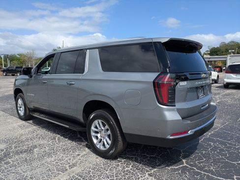 New 2026 Chevrolet Suburban LS RWD image 7