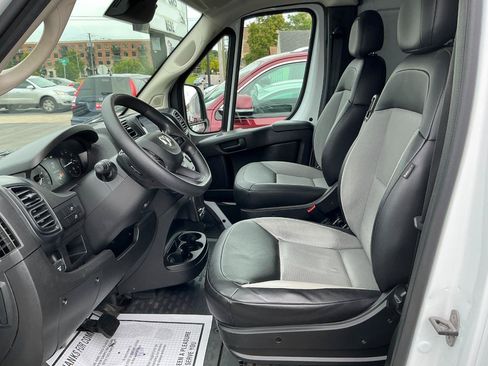 Used 2023 RAM ProMaster 2500 FWD image 9