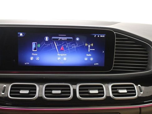 Used 2025 Mercedes-Benz GLS 450 4MATIC image 29