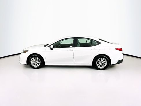 Used 2025 Toyota Camry LE w/ Convenience Package image 4