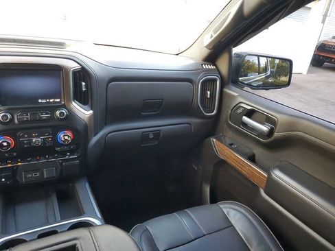 Used 2021 Chevrolet Silverado 1500 High Country w/ Technology Package RWD image 15