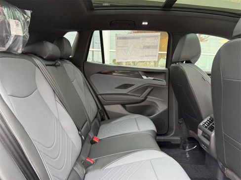 New 2026 Volkswagen Tiguan SE R-Line image 5