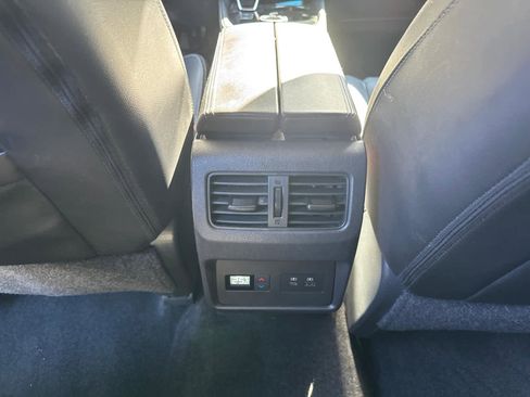 Used 2022 Nissan Rogue SL w/ SL Premium Package image 35