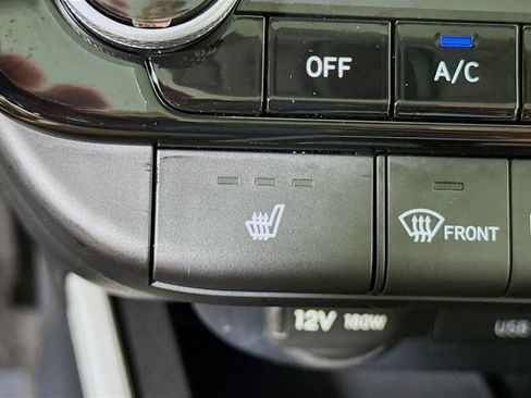 Certified 2025 Hyundai Elantra Limited FWD image 14