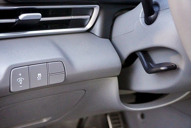 Certified 2026 Hyundai Elantra Sport FWD image 33