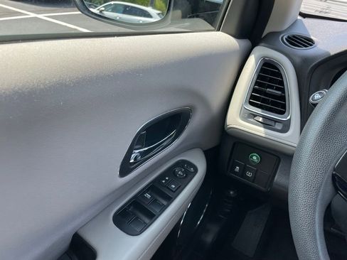 Certified 2017 Honda HR-V EX image 25