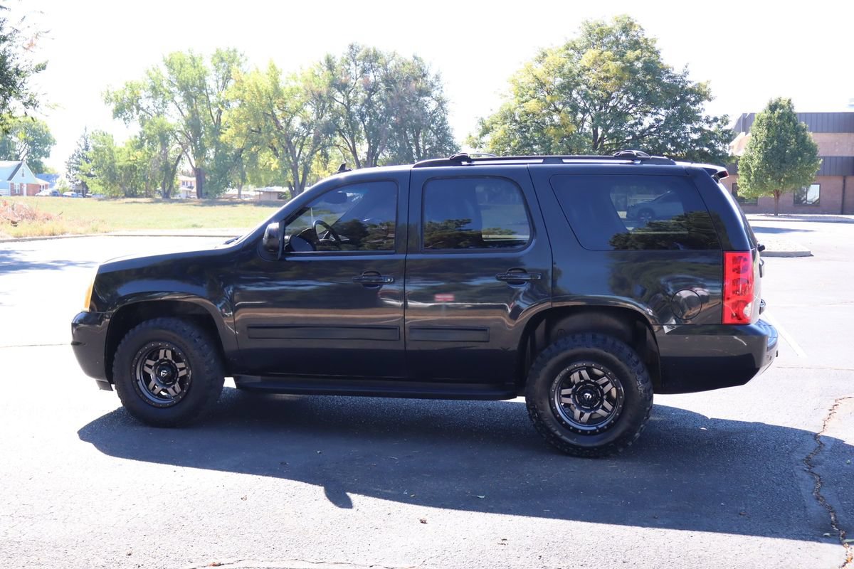 Used 2011 GMC Yukon SLT w/ SLT-2 Equipment Package AWD/4WD image 8