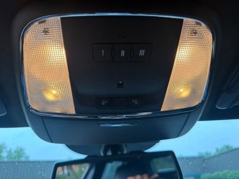 Used 2013 Chrysler 300 w/ Driver Convenience Group RWD image 13