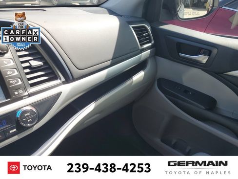 Certified 2019 Toyota Highlander XLE FWD image 35