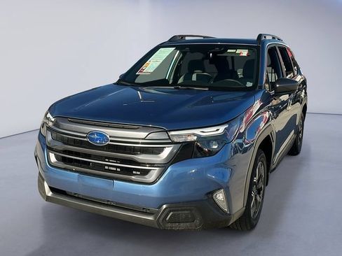 Used 2025 Subaru Forester Premium w/ Convenience Package #2 AWD/4WD image 1