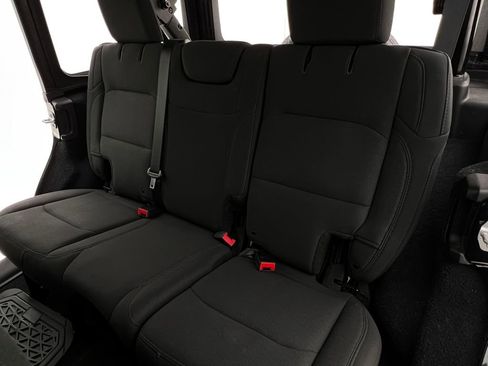 Used 2018 Jeep Wrangler Unlimited Sport image 19