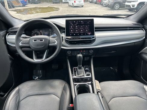 Used 2023 Jeep Compass Limited image 32