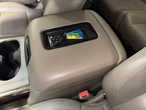 Used 2015 GMC Yukon XL SLT AWD/4WD image 17