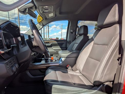 Used 2022 Chevrolet Silverado 1500 LT Trail Boss w/ LT Trail Boss Premium Package image 2