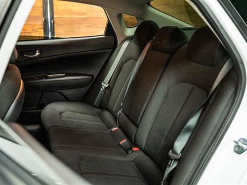 Used 2020 Kia Optima LX image 10