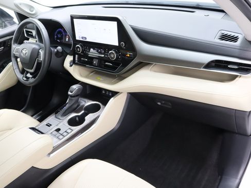 Used 2023 Toyota Highlander Limited image 40