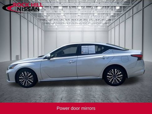 Used 2023 Nissan Altima 2.5 SV FWD image 8