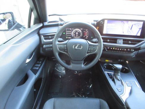 Used 2024 Lexus UX 250h AWD w/ Premium Package image 32