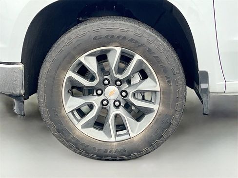 Used 2025 Chevrolet Silverado 1500 LT image 27