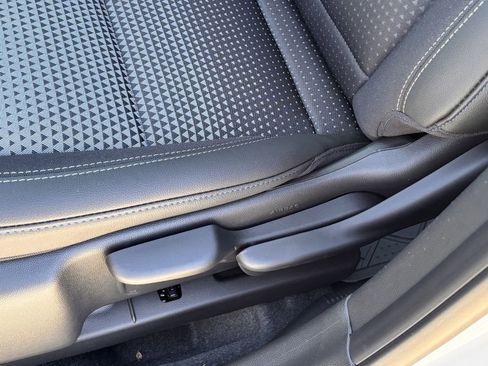 New 2026 Chevrolet Trax LT w/ Sunroof Package FWD image 19