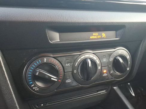 Used 2014 MAZDA MAZDA3 i Sport image 10