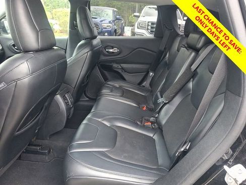 Used 2020 Jeep Cherokee Latitude Plus FWD image 9