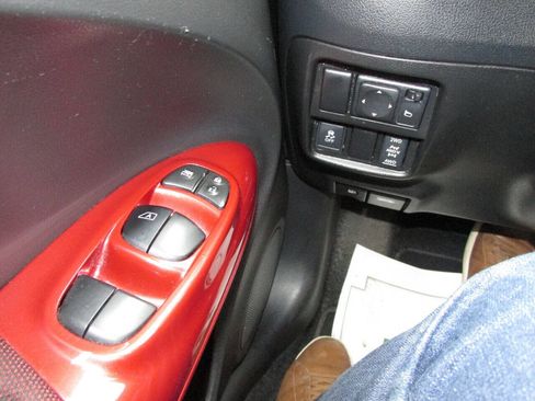 Used 2012 Nissan Juke SL image 54