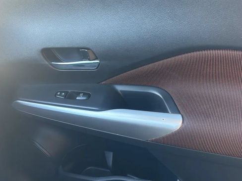 Used 2020 Nissan Kicks SR FWD image 18