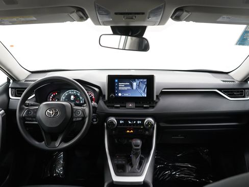 Used 2025 Toyota RAV4 XLE image 13