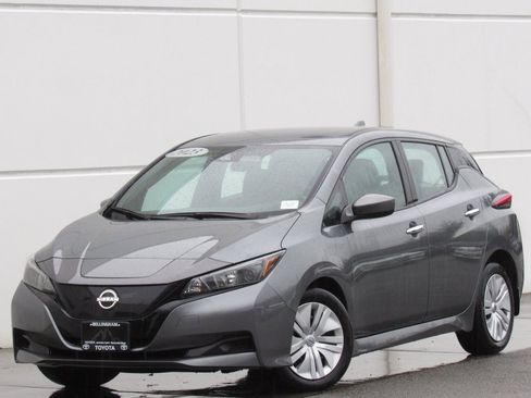 Used 2023 Nissan Leaf S image 1
