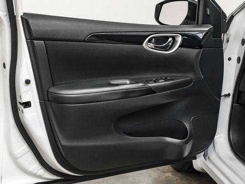 Used 2019 Nissan Sentra SV w/ Special Edition Package FWD image 38