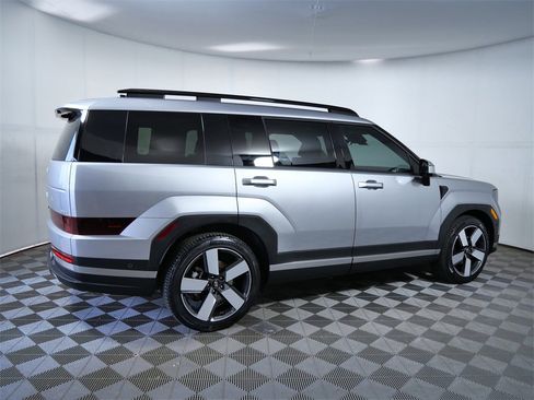 Used 2025 Hyundai Santa Fe Limited image 9