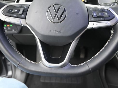 Used 2024 Volkswagen Atlas Cross Sport SE image 18