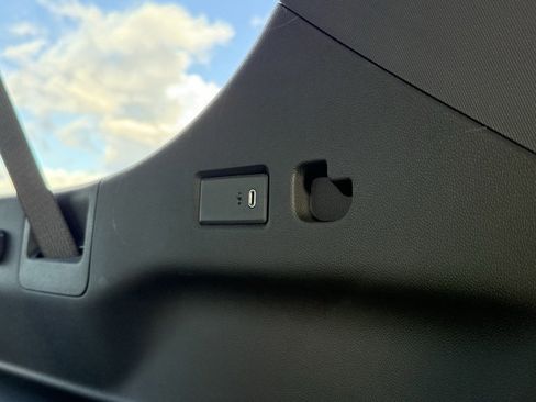 New 2026 Chevrolet Suburban LS image 29