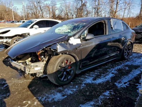 Used 2024 Tesla Model X Plaid image 3