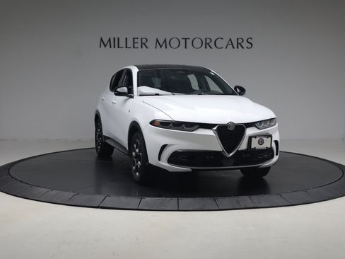 Used 2024 Alfa Romeo Tonale Ti w/ Premium Interior Package AWD/4WD image 10