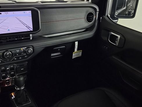 Used 2026 Jeep Wrangler Unlimited Rubicon AWD/4WD image 10