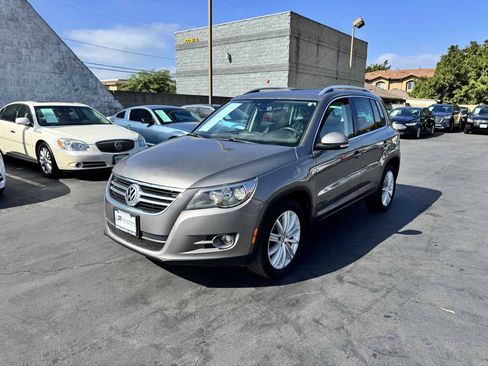Used 2011 Volkswagen Tiguan SEL FWD image 13